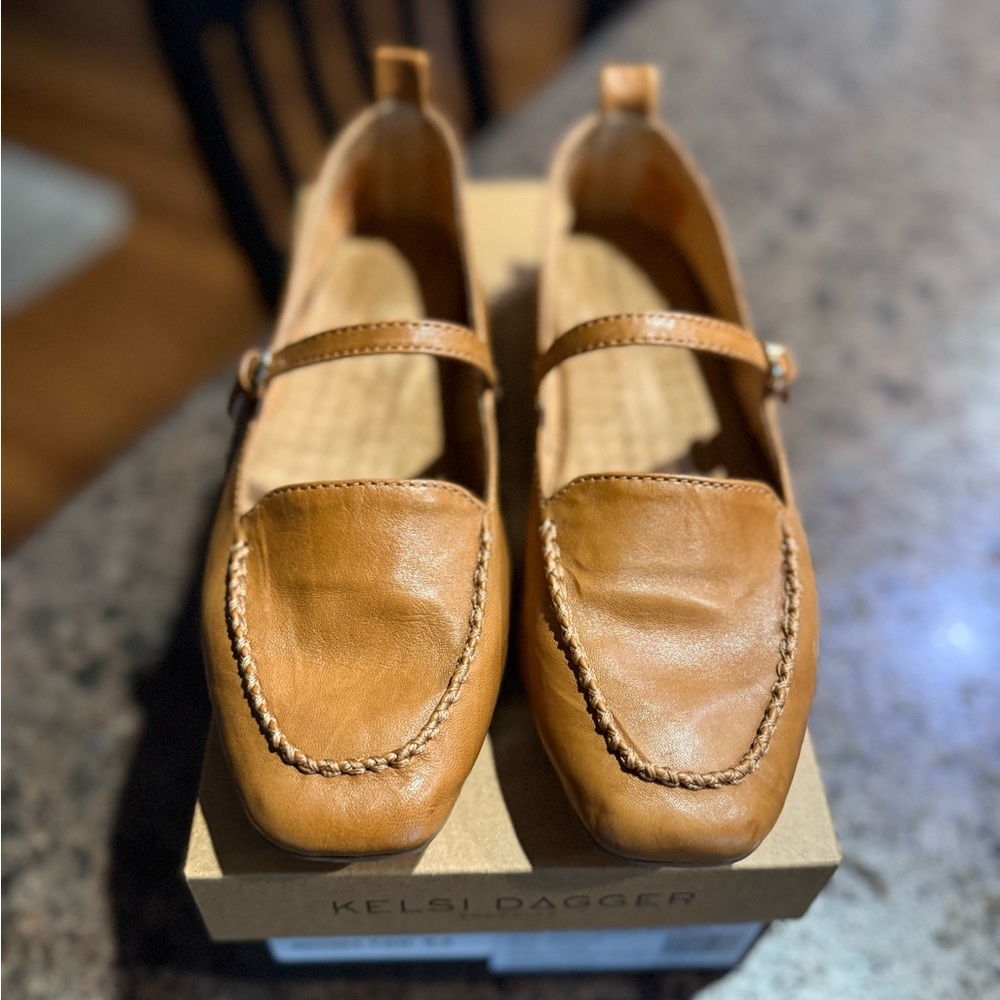 Kelsi Dagger Tan Mary Jane.  Women’s 8.5